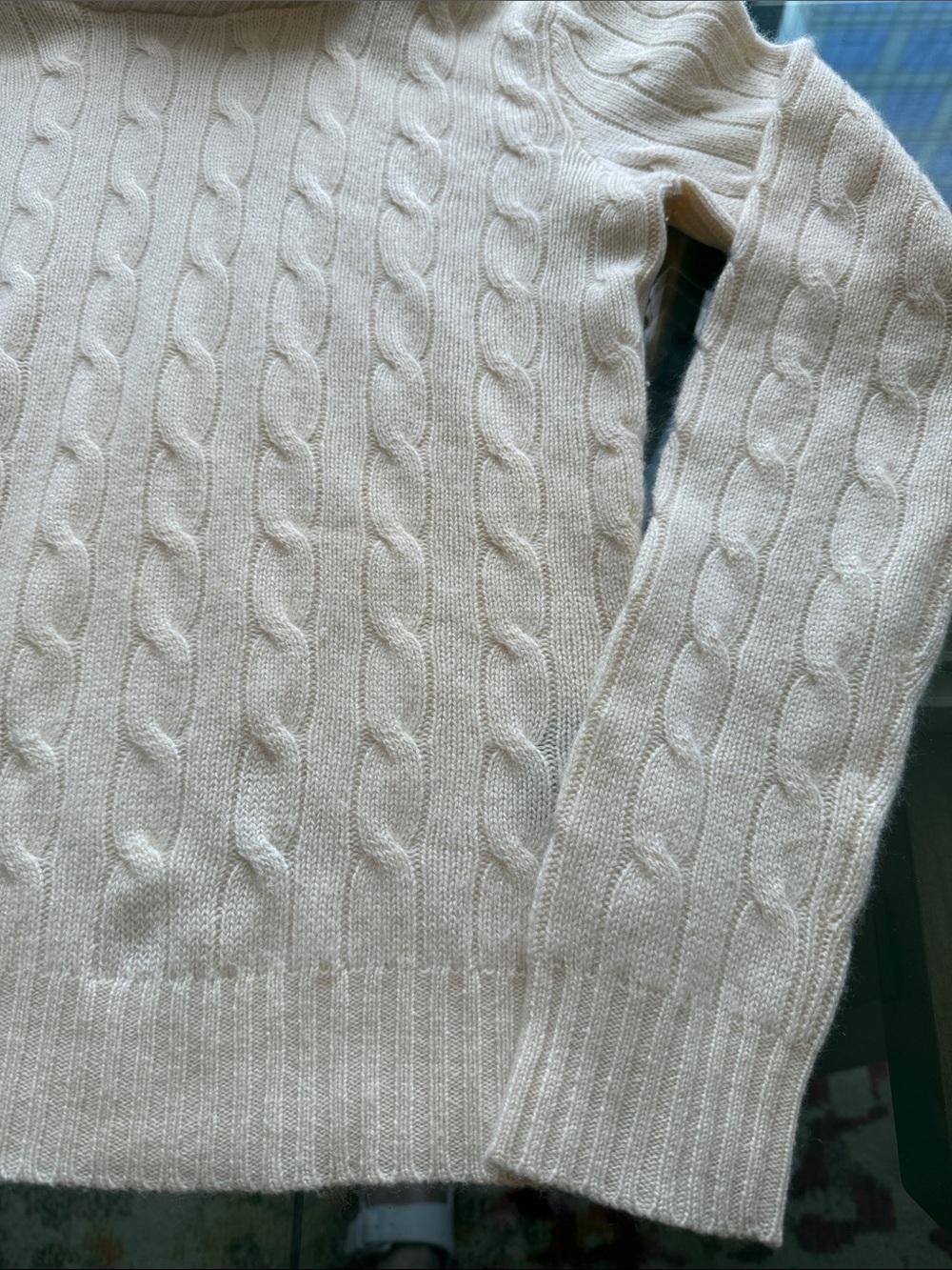 Ralph Lauren Black Label Women’s Cream Cashmere Cable Knit W/Crossover Collar. - Picture 3 of 7